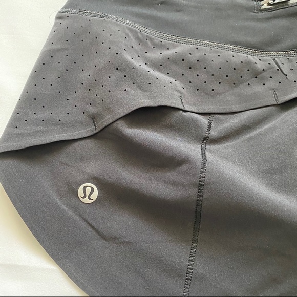 Lululemon Speed Up Short 2.5” Breathes - Picture 6 of 7
